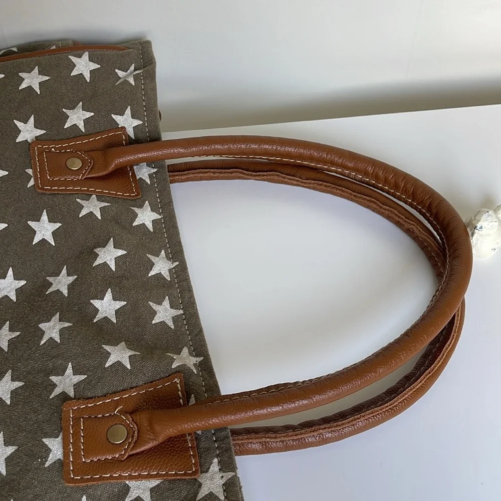 Myra Bag Shoulder Bag